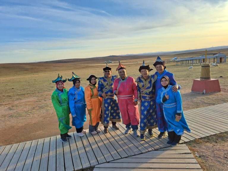Jom Jelajah Benua customers in Beijing – Inner Mongolia