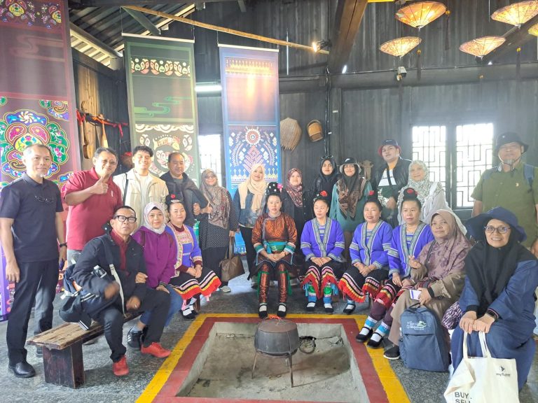 Jom Jelajah Benua customers in Guilin – Guangzhou