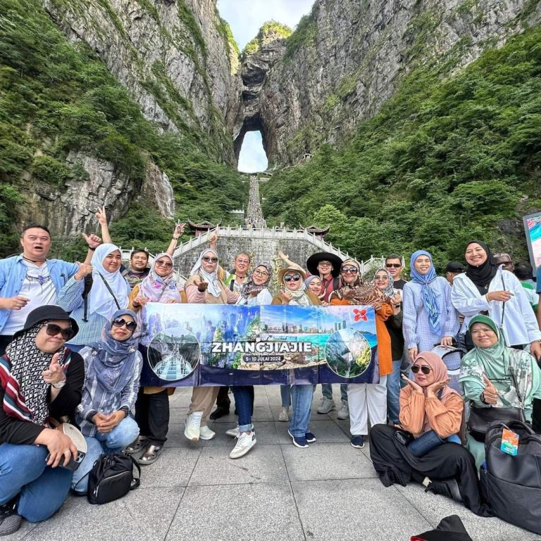 Jom Jelajah Benua customers in Zhangjiajie