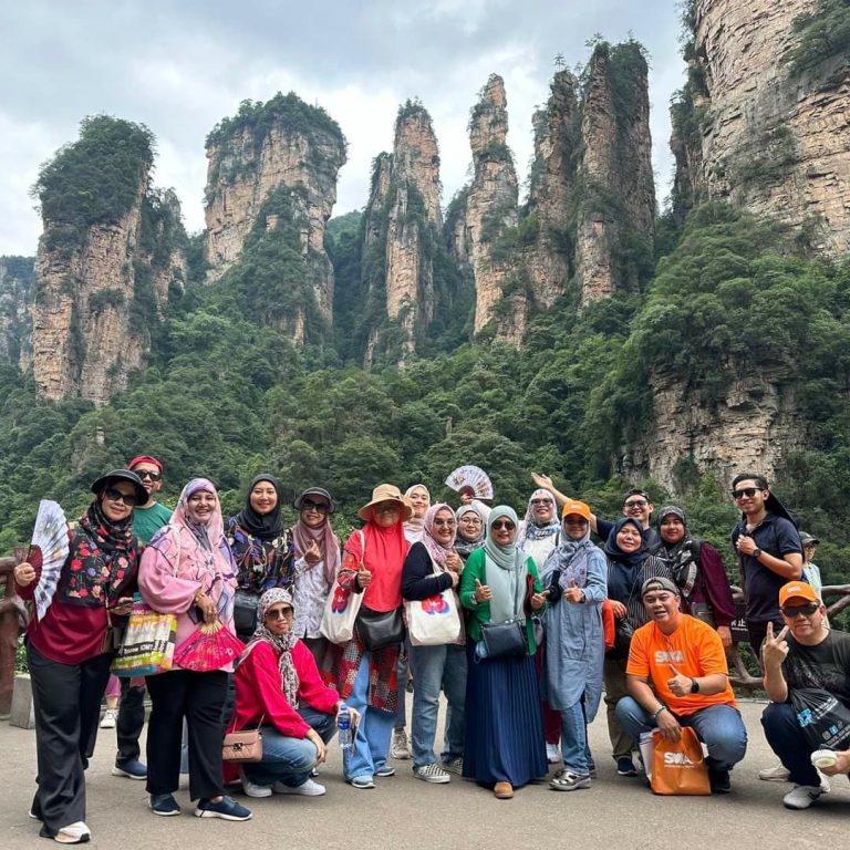 Jom Jelajah Benua customers in Zhangjiajie