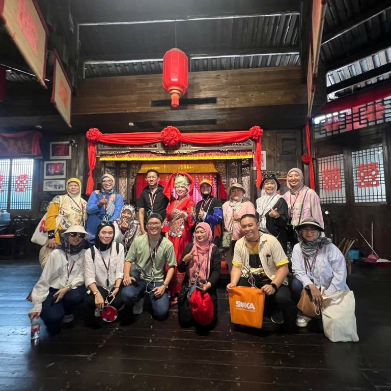Jom Jelajah Benua customers in Zhangjiajie