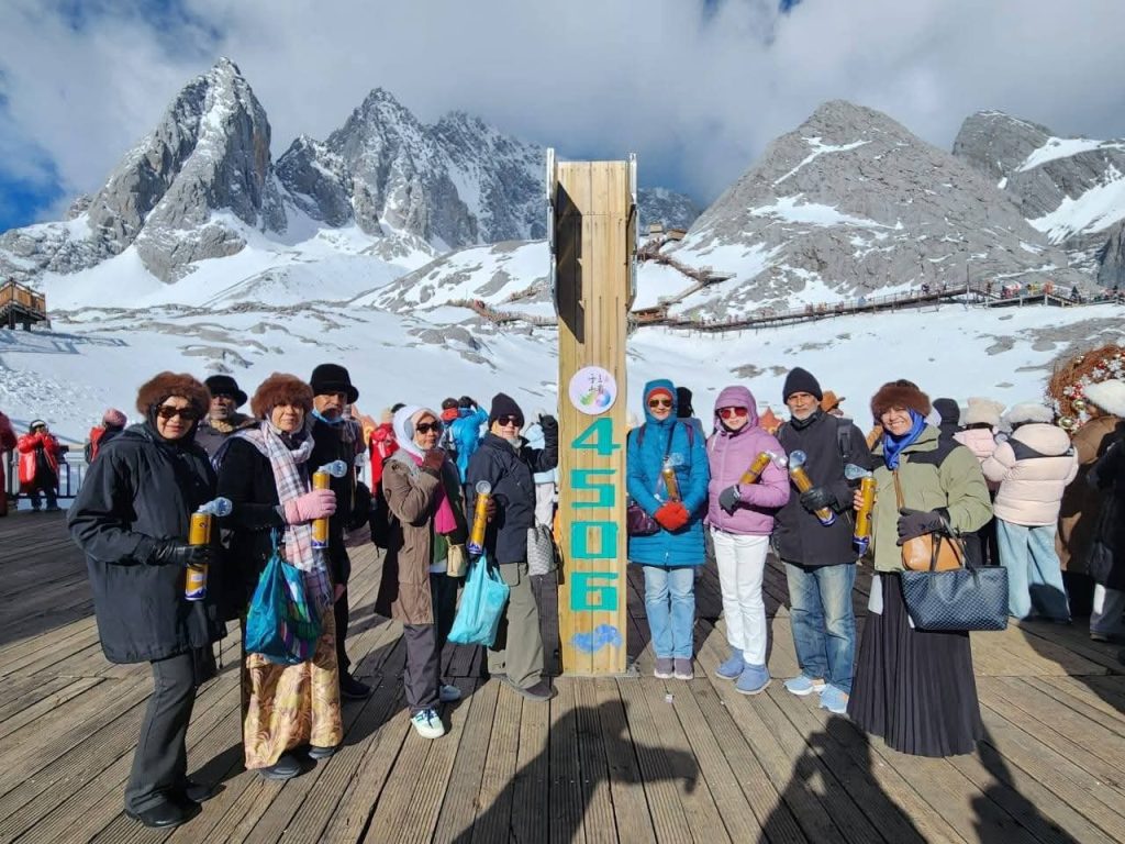 Jom Jelajah Benua travellers on a group trip