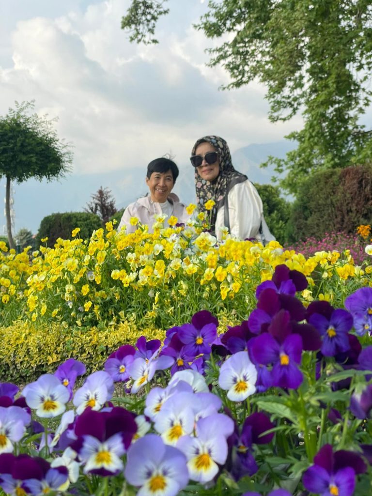 Jom Jelajah Benua customers in Kashmir – Agra – Delhi