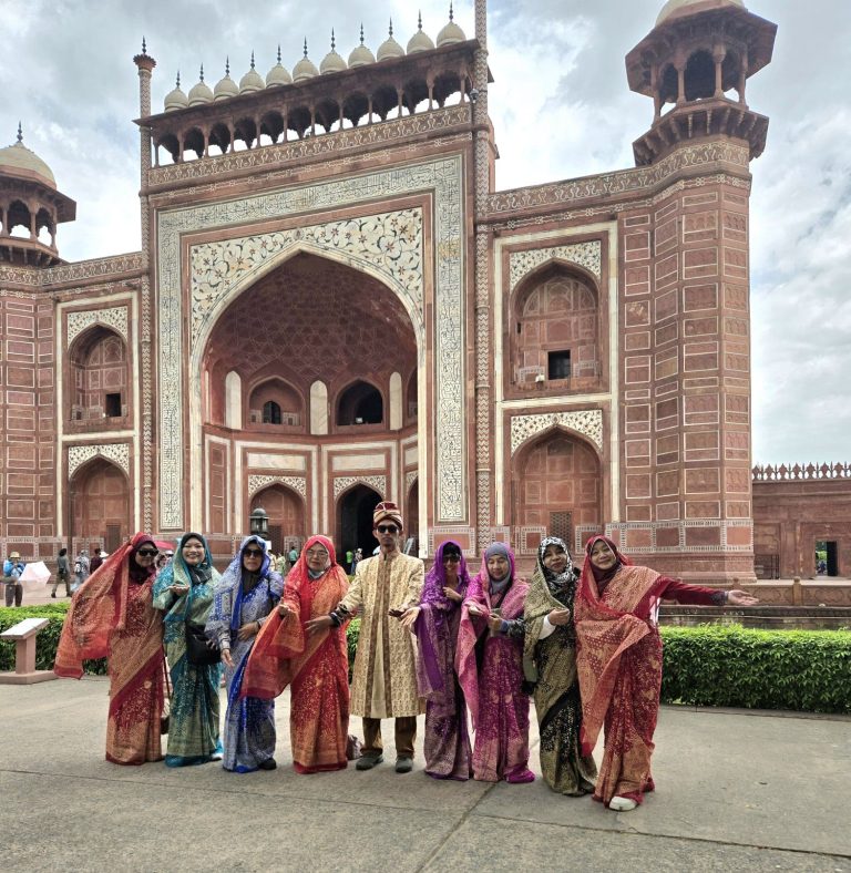 Jom Jelajah Benua customers in Kashmir – Agra – Delhi