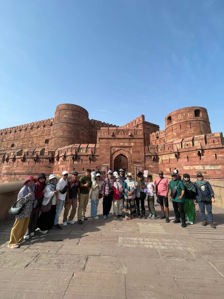 Jom Jelajah Benua customers in Kashmir – Agra – Delhi