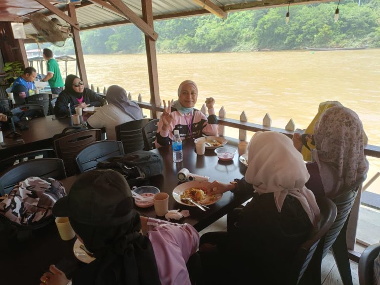 Jom Jelajah Benua customers in Taman Negara