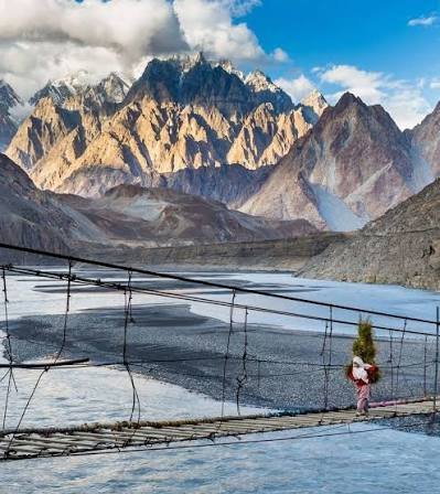 Pakistan, Pakistan