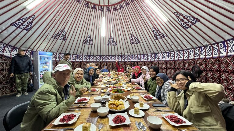 Jom Jelajah Benua customers in Kazakhstan – Kyrgyzstan