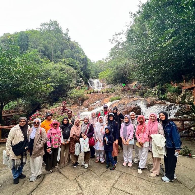 Jom Jelajah Benua customers in Dalat – Mui Ne – Ho Chi Minh