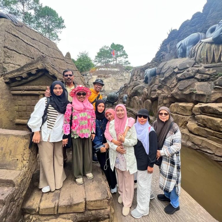 Jom Jelajah Benua customers in Dalat – Mui Ne – Ho Chi Minh