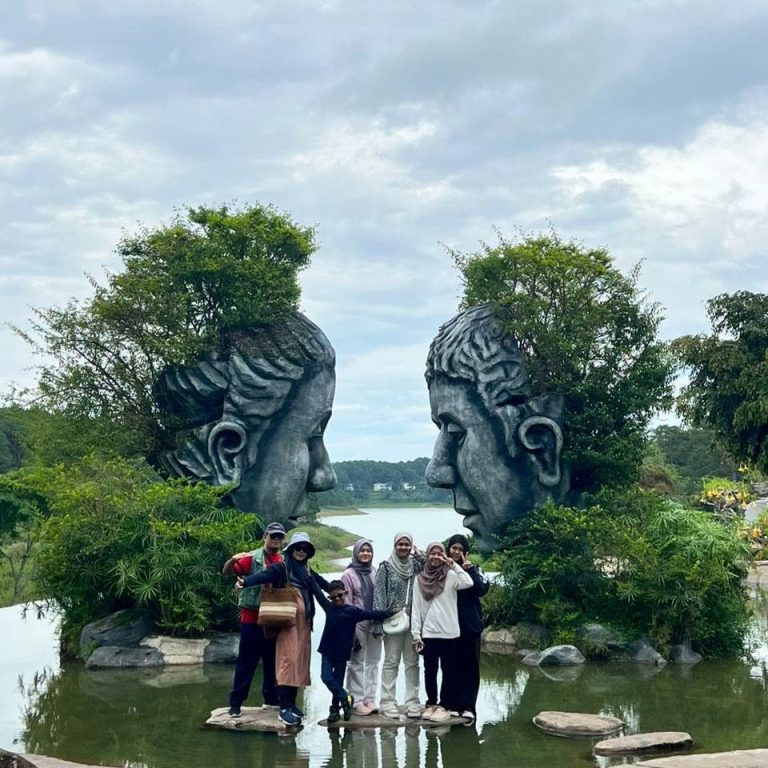 Jom Jelajah Benua customers in Dalat – Mui Ne – Ho Chi Minh