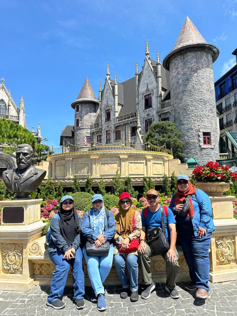 Jom Jelajah Benua customers in Danang – Hoi An – Ba Na Hills