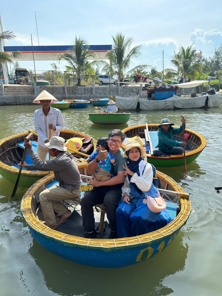 Jom Jelajah Benua customers in Danang – Hoi An – Ba Na Hills