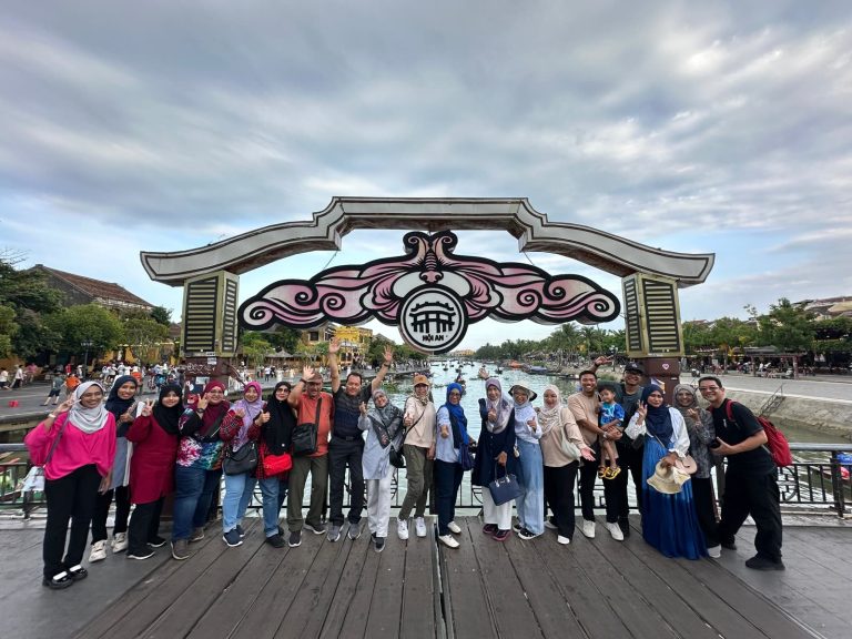 Jom Jelajah Benua customers in Danang – Hoi An – Ba Na Hills