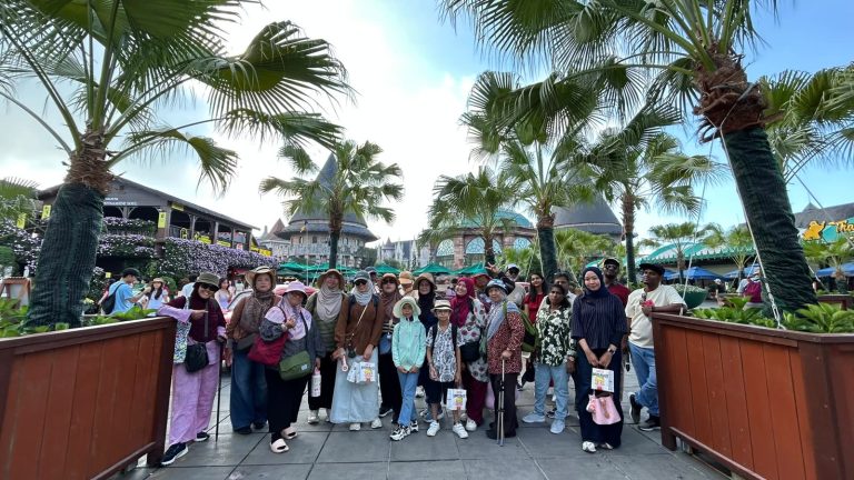 Jom Jelajah Benua customers in Danang – Hoi An – Ba Na Hills