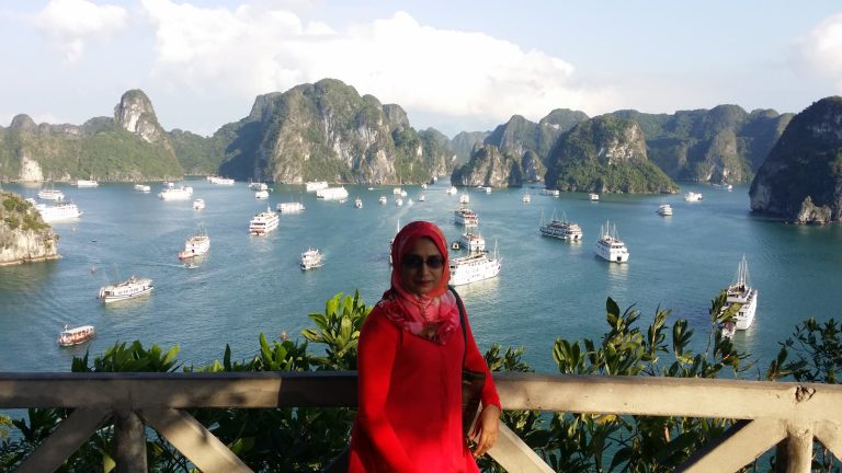 Jom Jelajah Benua customers in Hanoi – Sapa – Fansipan – Halong Bay