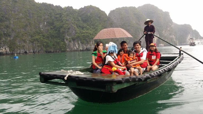 Jom Jelajah Benua customers in Hanoi – Sapa – Fansipan – Halong Bay