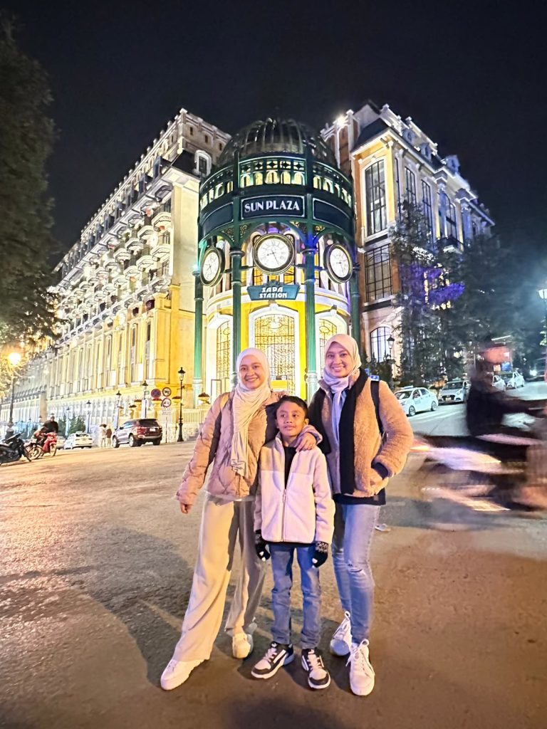 Jom Jelajah Benua customers in Hanoi – Sapa – Fansipan – Halong Bay