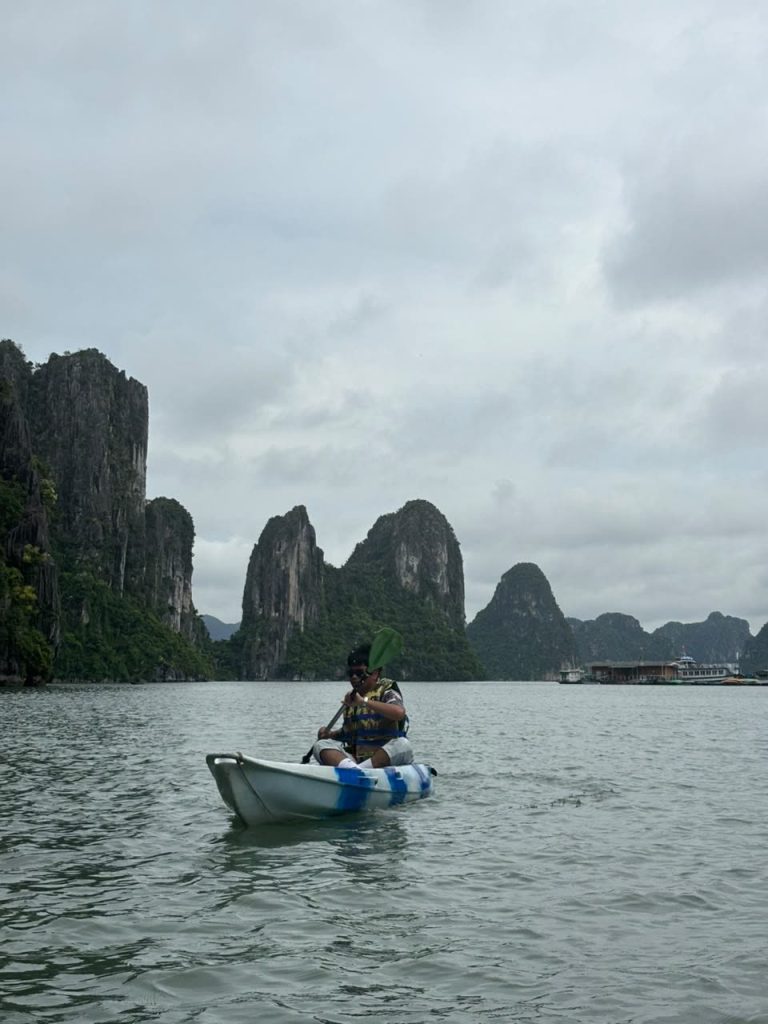 Jom Jelajah Benua customers in Hanoi – Sapa – Fansipan – Halong Bay