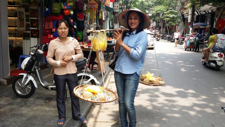 Jom Jelajah Benua customers in Hanoi – Sapa – Fansipan – Halong Bay